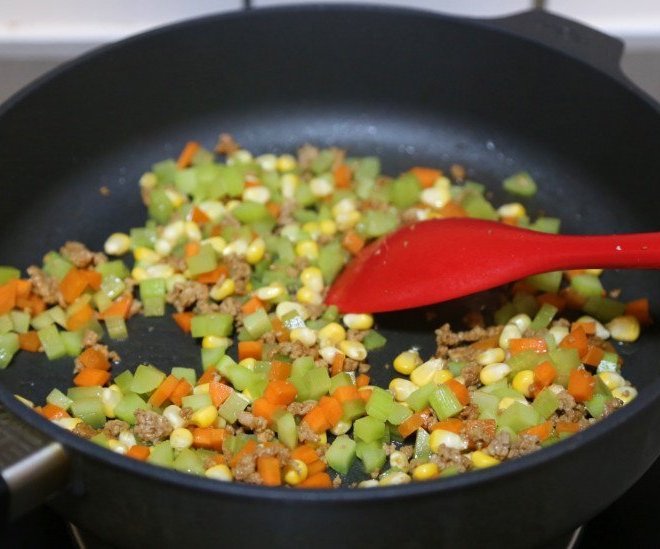 Còn thừa bát cơm nguội, đem rang kiểu này được bữa ngon lại chẳng lo thiếu chất Còn thừa bát cơm nguội, đem rang kiểu này được bữa ngon lại chẳng lo thiếu chất