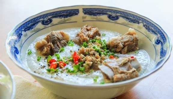 3 cách làm cháo sườn thơm ngon sánh mịn, ăn cùng quẩy giòn ruốc mặn sao mà thân thương ấm lòng!