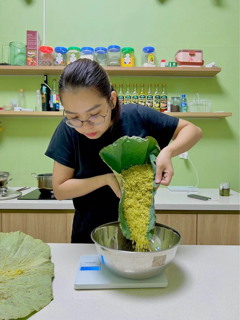 Cách nấu xôi cốm hạt sen dẻo thơm, bùi ngậy Cách nấu xôi cốm hạt sen dẻo thơm, bùi ngậy