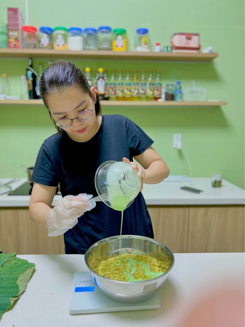 Cách nấu xôi cốm hạt sen dẻo thơm, bùi ngậy Cách nấu xôi cốm hạt sen dẻo thơm, bùi ngậy
