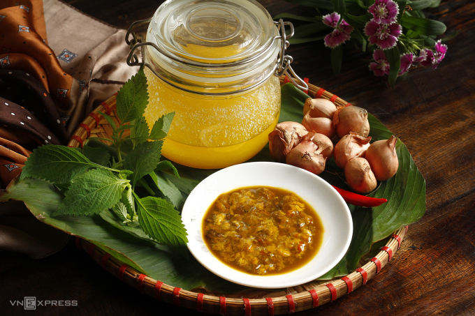 Bún chấm gạch cua chưng kiểu Hà Nội xưa