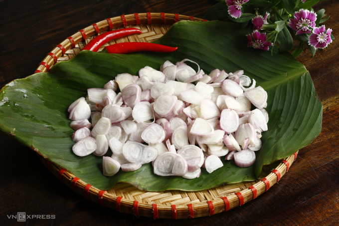 Bún chấm gạch cua chưng kiểu Hà Nội xưa