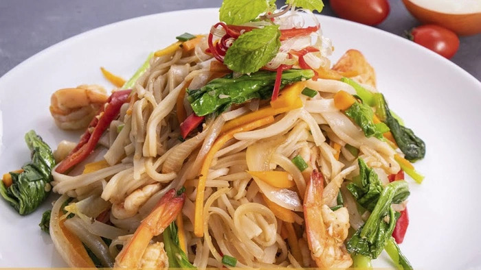 4 cách làm phở xào giòn mềm, thơm thơm cho bữa tối ngày cuối năm nhanh gọn mà ngon đủ chất 4 cách làm phở xào giòn mềm, thơm thơm cho bữa tối ngày cuối năm nhanh gọn mà ngon đủ chất