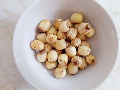 Chè hạt sen thanh long nấm tuyết