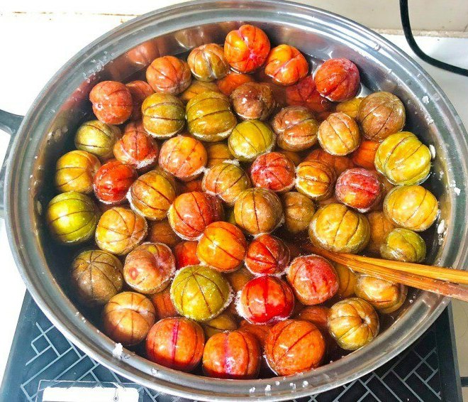 Đang vào mùa, gái đảm mách cách làm ô mai mận không cần nước vôi trong vẫn dẻo ngon Đang vào mùa, gái đảm mách cách làm ô mai mận không cần nước vôi trong vẫn dẻo ngon
