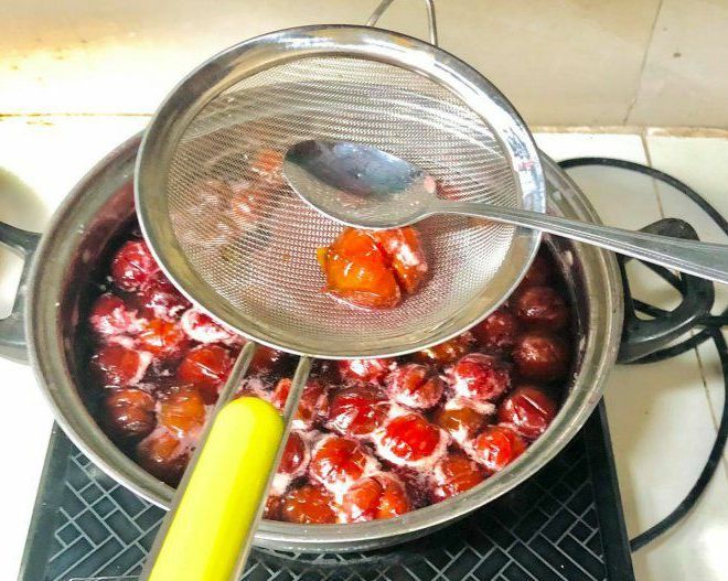 Đang vào mùa, gái đảm mách cách làm ô mai mận không cần nước vôi trong vẫn dẻo ngon Đang vào mùa, gái đảm mách cách làm ô mai mận không cần nước vôi trong vẫn dẻo ngon