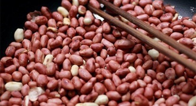 Cách làm mứt lạc cực đơn giản lại nhanh, nhớ món Cách làm mứt lạc cực đơn giản lại nhanh, nhớ món
