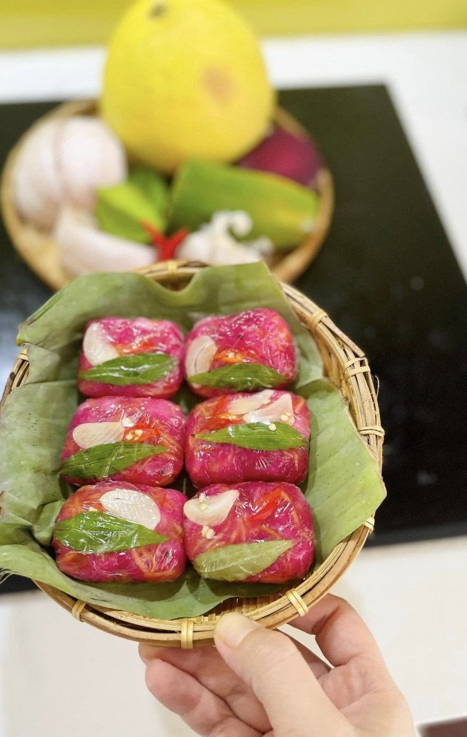 Làm nem chua chay giòn giòn, đơn giản mà ngon từ thứ toàn bị vứt đi của quả bưởi