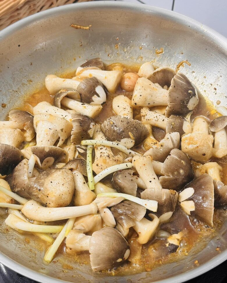 Nấu cháo sườn cho thêm thứ rau này vừa ngon lại giàu dinh dưỡng đảm bảo mê tít, ăn ngày se lạnh thật thích Nấu cháo sườn cho thêm thứ rau này vừa ngon lại giàu dinh dưỡng đảm bảo mê tít, ăn ngày se lạnh thật thích