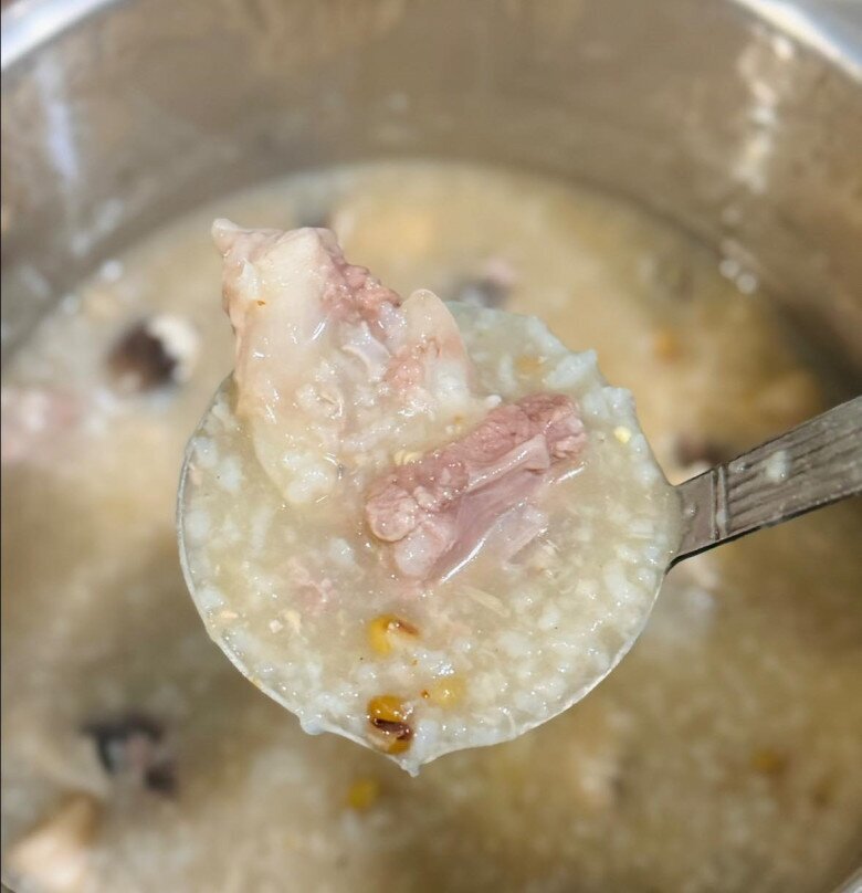 Nấu cháo sườn cho thêm thứ rau này vừa ngon lại giàu dinh dưỡng đảm bảo mê tít, ăn ngày se lạnh thật thích Nấu cháo sườn cho thêm thứ rau này vừa ngon lại giàu dinh dưỡng đảm bảo mê tít, ăn ngày se lạnh thật thích