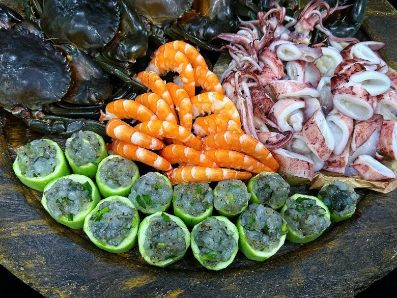 Cuối tuần mát trời làm nồi lẩu cua đồng chuẩn vị nhúng bầu cực ngon, lại ngọt thanh, dễ ăn
