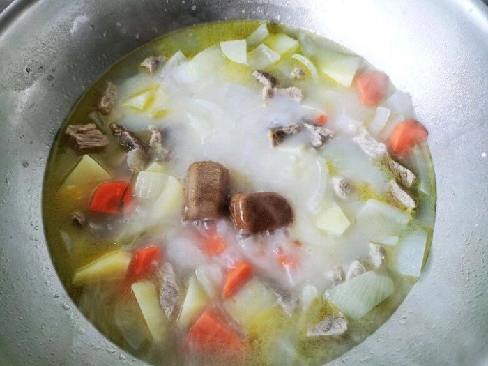 Thịt bò xào mãi cũng chán, đem nấu kiểu này mềm ngon, cực trôi cơm