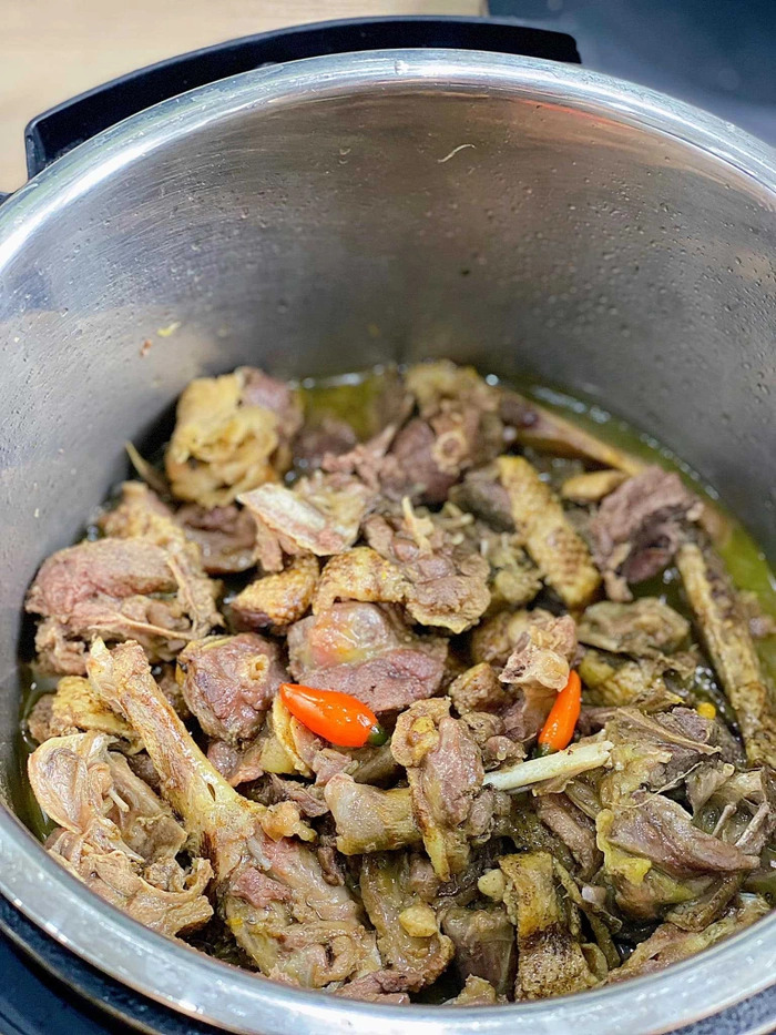 Học lỏm công thức làm vịt om gừng đậm đà, không tanh cực hao cơm của mẹ đảm Hà thành Học lỏm công thức làm vịt om gừng đậm đà, không tanh cực hao cơm của mẹ đảm Hà thành