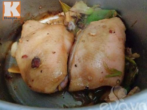 Cách làm món vịt rô ti đơn giản nhưng đẹp mắt, thơm ngon Cách làm món vịt rô ti đơn giản nhưng đẹp mắt, thơm ngon