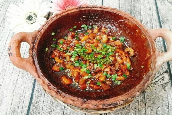Tóp mỡ làm món gì ngon? 3 món ăn dân dã từ tóp mỡ gợi nhớ một thời gian khó Tóp mỡ làm món gì ngon? 3 món ăn dân dã từ tóp mỡ gợi nhớ một thời gian khó