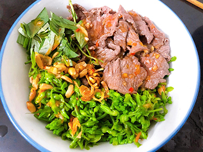Cách làm gỏi hoa thiên lý thịt bò thơm ngon, hấp dẫn