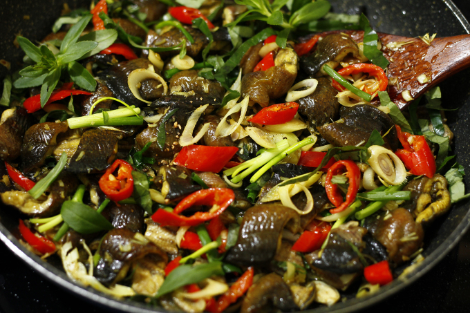 Cách làm lươn xào sả ớt thơm ngon, đậm đà