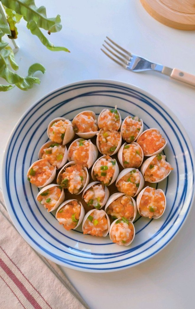 Ngao hấp không đã ngon, đem nhồi thêm kiểu này được món hấp dẫn chưa từng thấy