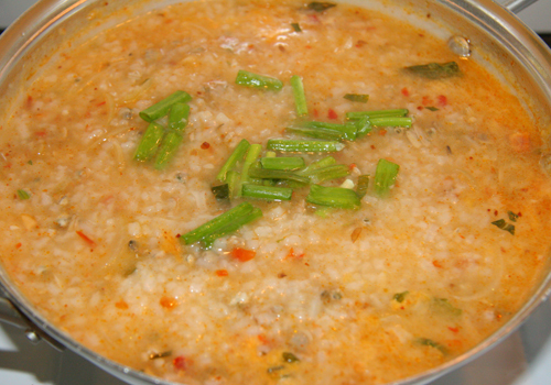 Cháo hến ấm nóng, thơm ngon cho ngày mưa