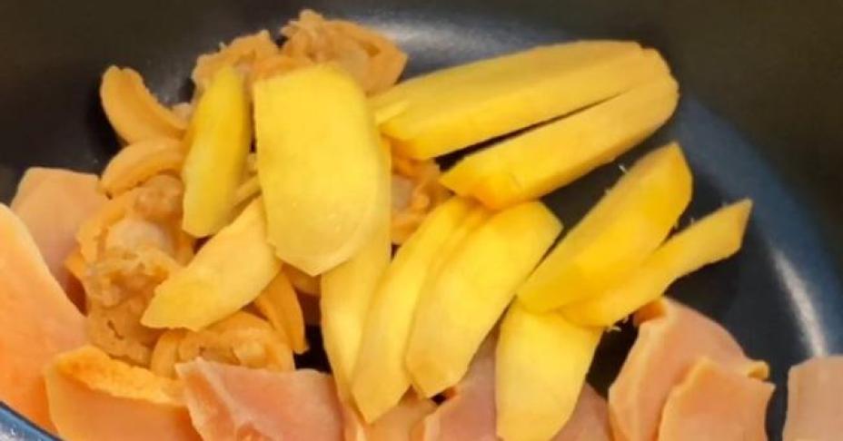 Cuối tuần sang chảnh với soup bào ngư bổ dưỡng mà cách chế biến lại vô cùng đơn giản: Ăn xong đảm bảo chị em sẽ quên hết bực dọc suốt cả tuần qua!