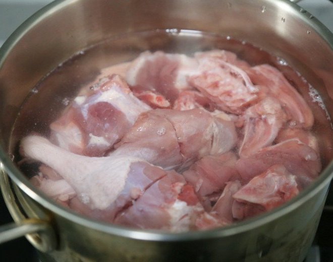 Cách làm vịt kho nước tương đơn giản, đậm đà trôi cơm