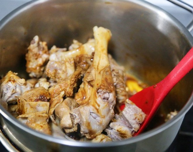 Cách làm vịt kho nước tương đơn giản, đậm đà trôi cơm