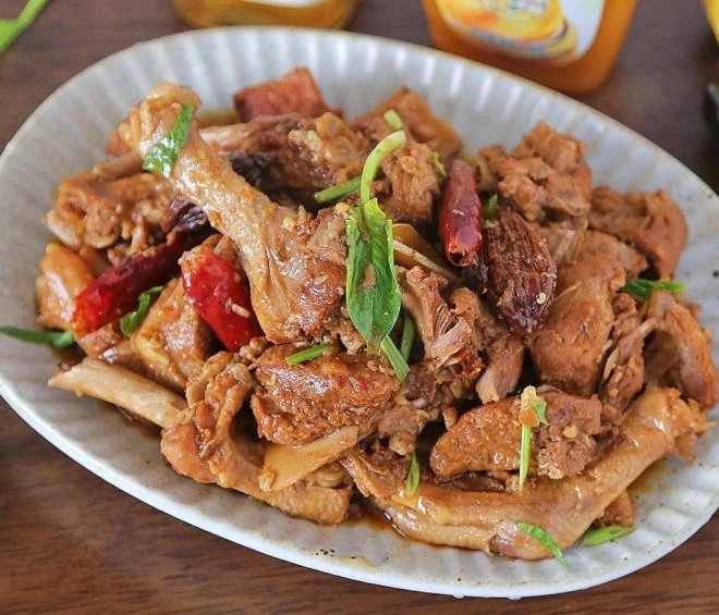 Cách làm vịt kho nước tương đơn giản, đậm đà trôi cơm