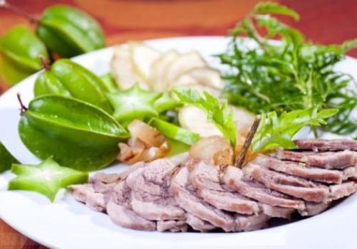 Món ngon bữa tối: Thịt bê hấp gừng sả chấm tương bần ngon hết ý Món ngon bữa tối: Thịt bê hấp gừng sả chấm tương bần ngon hết ý