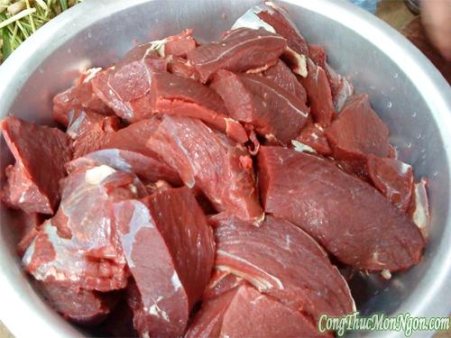 Hướng dẫn làm món thịt trâu nướng sả thơm lừng Hướng dẫn làm món thịt trâu nướng sả thơm lừng