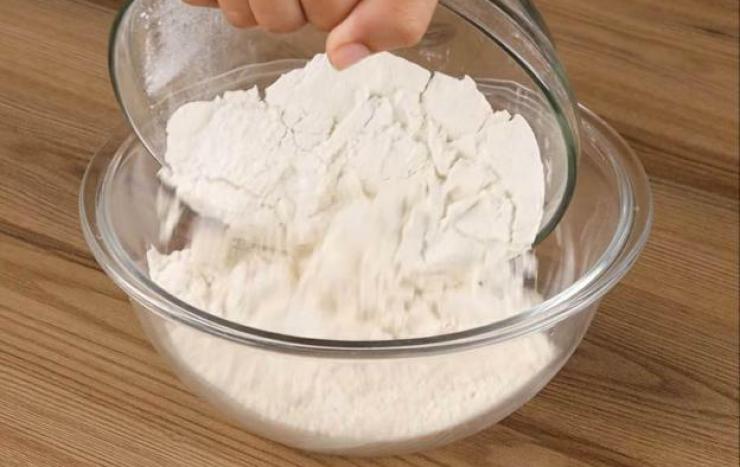 Xúc xích phô mai chiên giòn kiểu này ai ăn cũng mê, trẻ con thì nghiện và khen mẹ làm ngon hết nấc Xúc xích phô mai chiên giòn kiểu này ai ăn cũng mê, trẻ con thì nghiện và khen mẹ làm ngon hết nấc