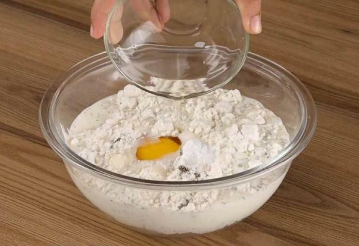 Xúc xích phô mai chiên giòn kiểu này ai ăn cũng mê, trẻ con thì nghiện và khen mẹ làm ngon hết nấc Xúc xích phô mai chiên giòn kiểu này ai ăn cũng mê, trẻ con thì nghiện và khen mẹ làm ngon hết nấc