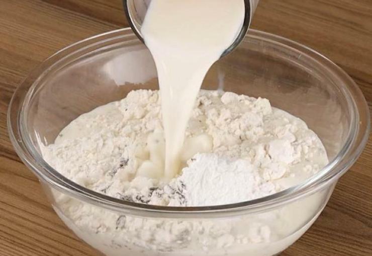 Xúc xích phô mai chiên giòn kiểu này ai ăn cũng mê, trẻ con thì nghiện và khen mẹ làm ngon hết nấc Xúc xích phô mai chiên giòn kiểu này ai ăn cũng mê, trẻ con thì nghiện và khen mẹ làm ngon hết nấc