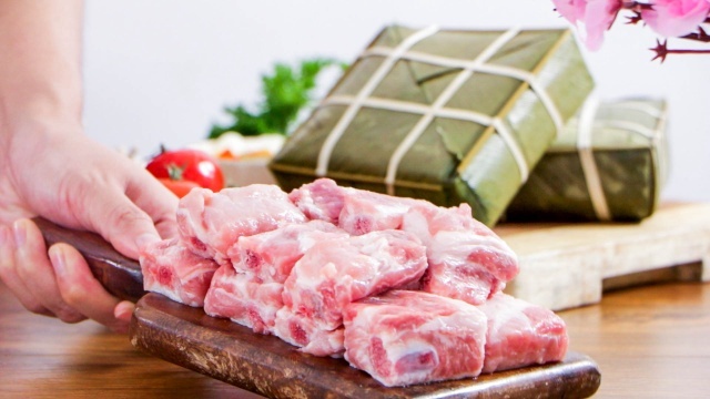 Canh sườn non cải chua