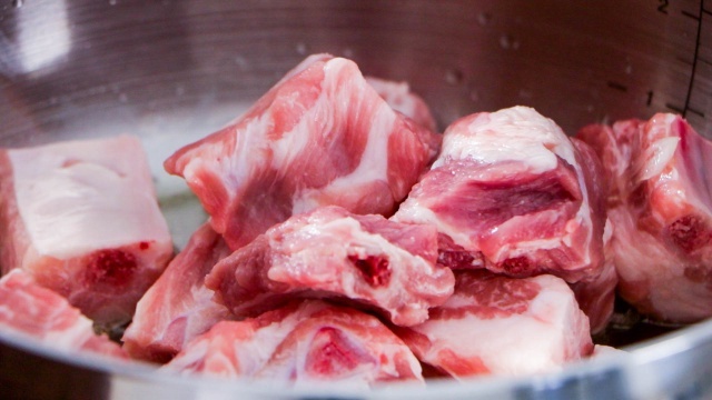 Canh sườn non cải chua