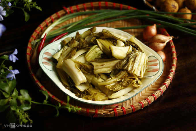 Thịt ba chỉ kho dưa chua Thịt ba chỉ kho dưa chua