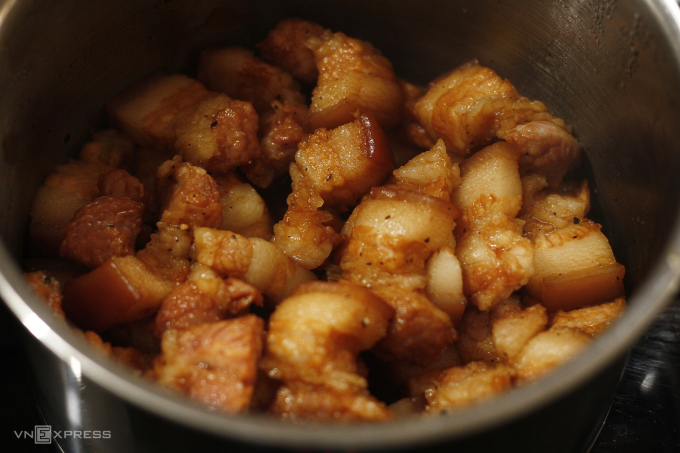 Thịt ba chỉ kho dưa chua Thịt ba chỉ kho dưa chua