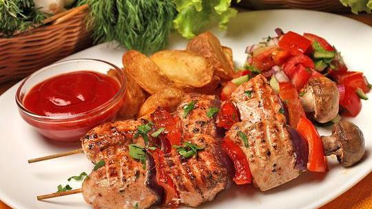 Đến Nga xem WC, không ăn Shashlik lãng phí cả chuyến đi