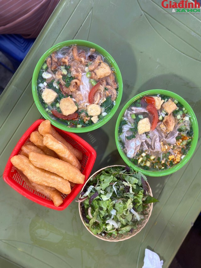 Ngày mưa mát trời, đừng quên foodtour Hà Nội với những món ăn ngon hấp dẫn