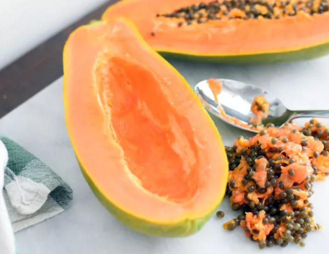 3 cách cắt đu đủ đơn giản nhưng bày lên đĩa cực đẹp, cho thêm vài giọt này miếng nào cũng thơm nức tăng độ ngon