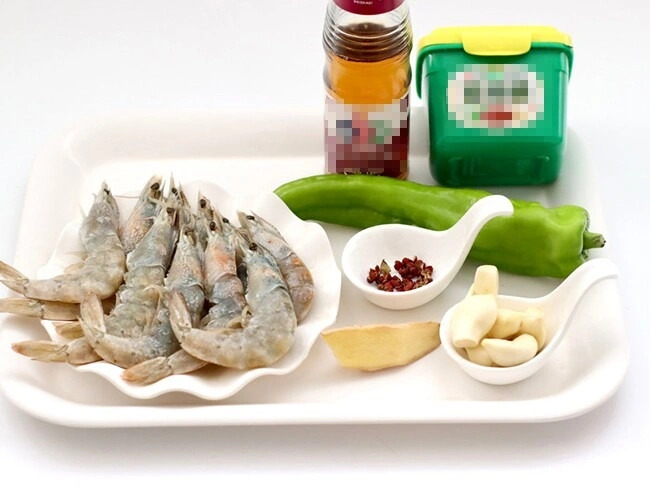 Tôm rang thịt mãi cũng chán, đem xào với quả này lạ miệng, cả nhà đều thích Tôm rang thịt mãi cũng chán, đem xào với quả này lạ miệng, cả nhà đều thích