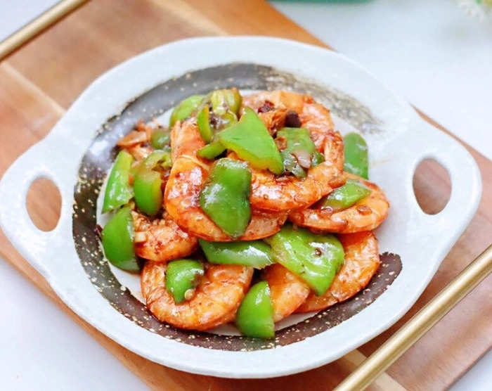Tôm rang thịt mãi cũng chán, đem xào với quả này lạ miệng, cả nhà đều thích Tôm rang thịt mãi cũng chán, đem xào với quả này lạ miệng, cả nhà đều thích