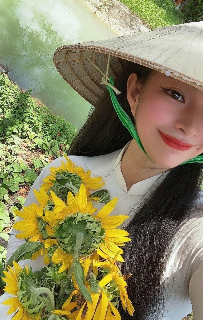 Cuối tuần học gái đảm nấu bún riêu ốc siêu đơn giản, ngập 