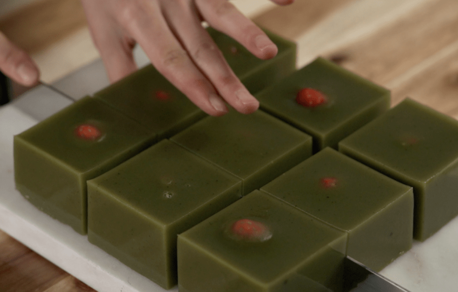 Thạch dâu tây matcha đẹp da, chống già, ai cũng có thể làm được Thạch dâu tây matcha đẹp da, chống già, ai cũng có thể làm được