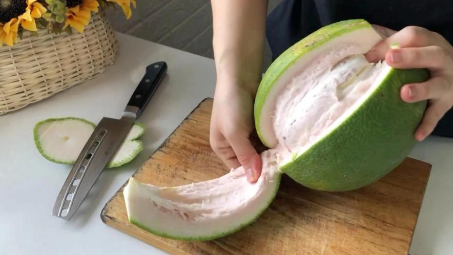 Học mẹ đảm Hà thành cách nấu chè bưởi cốm dừa cho mùa Vu Lan Học mẹ đảm Hà thành cách nấu chè bưởi cốm dừa cho mùa Vu Lan