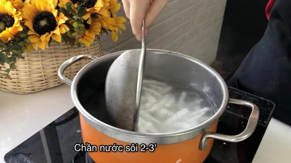Học mẹ đảm Hà thành cách nấu chè bưởi cốm dừa cho mùa Vu Lan Học mẹ đảm Hà thành cách nấu chè bưởi cốm dừa cho mùa Vu Lan