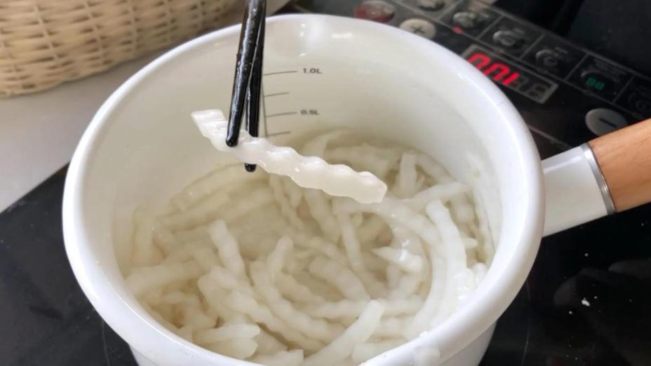 Học mẹ đảm Hà thành cách nấu chè bưởi cốm dừa cho mùa Vu Lan Học mẹ đảm Hà thành cách nấu chè bưởi cốm dừa cho mùa Vu Lan