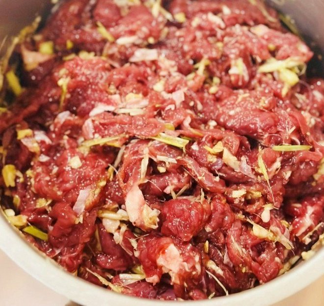 Nghỉ lễ, làm phở chiên phồng đãi cả nhà, dưới giòn rụm trên mềm thơm nghe đã chảy nước miếng Nghỉ lễ, làm phở chiên phồng đãi cả nhà, dưới giòn rụm trên mềm thơm nghe đã chảy nước miếng