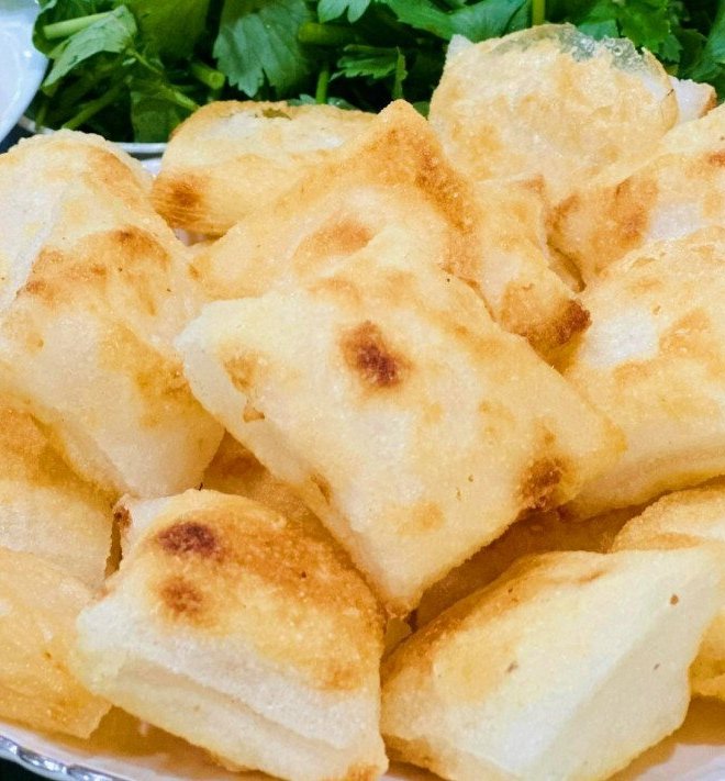 Nghỉ lễ, làm phở chiên phồng đãi cả nhà, dưới giòn rụm trên mềm thơm nghe đã chảy nước miếng Nghỉ lễ, làm phở chiên phồng đãi cả nhà, dưới giòn rụm trên mềm thơm nghe đã chảy nước miếng