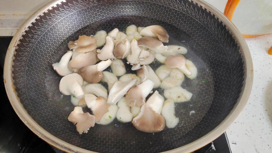 Làm ngay món ăn vừa nhanh, hương vị lại giòn ngon và có tác dụng dưỡng ẩm, 