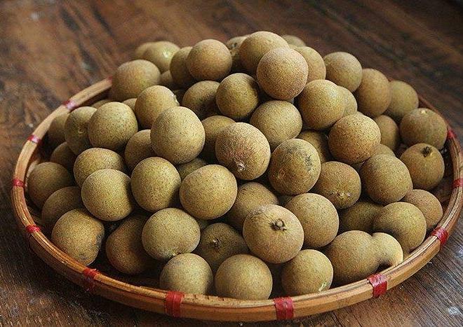 Không phải tốn tiền, ngay tại nhà chị em cũng làm được long nhãn dẻo ngọt, ngon bổ